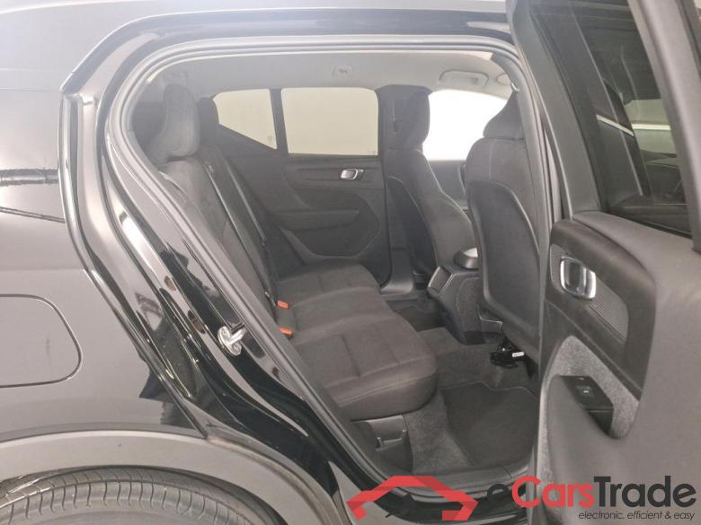 VOLVO XC40 1.5 T2 MOMENTUM CORE #6
