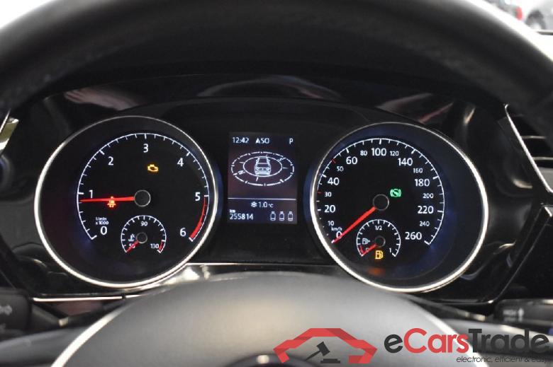 Volkswagen Touran ´15 Touran Comfortline BMT/Start-Stopp 1.6 TDI 85KW AT7 E6 #6