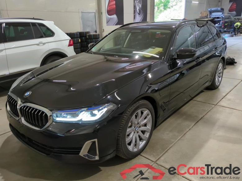 BMW 5-Serie Touring ´16 Baureihe 5 Touring 530 e xDrive Luxury Line 2.0 215KW AT8 E6d #1