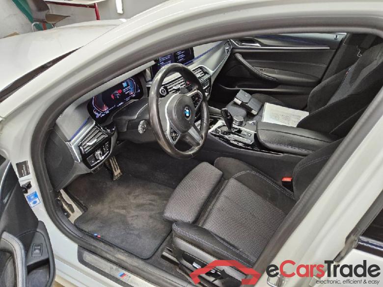 BMW 5-Serie Touring ´16 Baureihe 5 Touring 520 d xDrive M Sport 2.0 140KW AT8 E6d #4