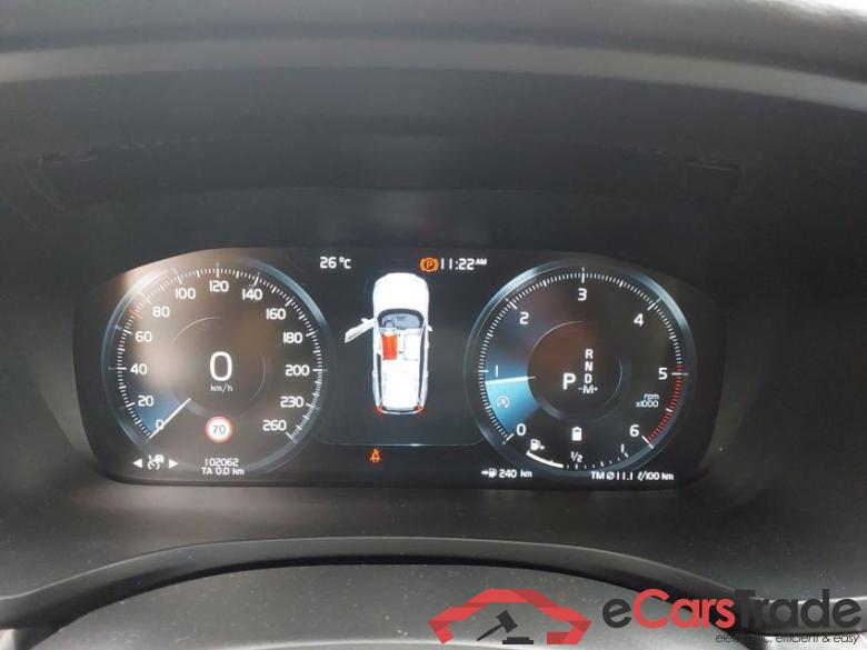 VOLVO V60 2.0 B4 Momentum Pro #4