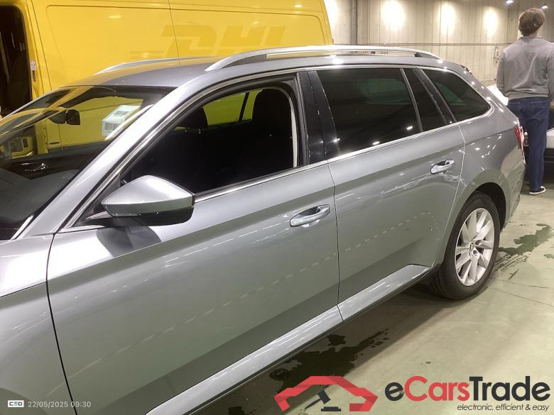 SKODA SUPERB COMBI DIESEL - 2019 2.0 CR TDi Style #3