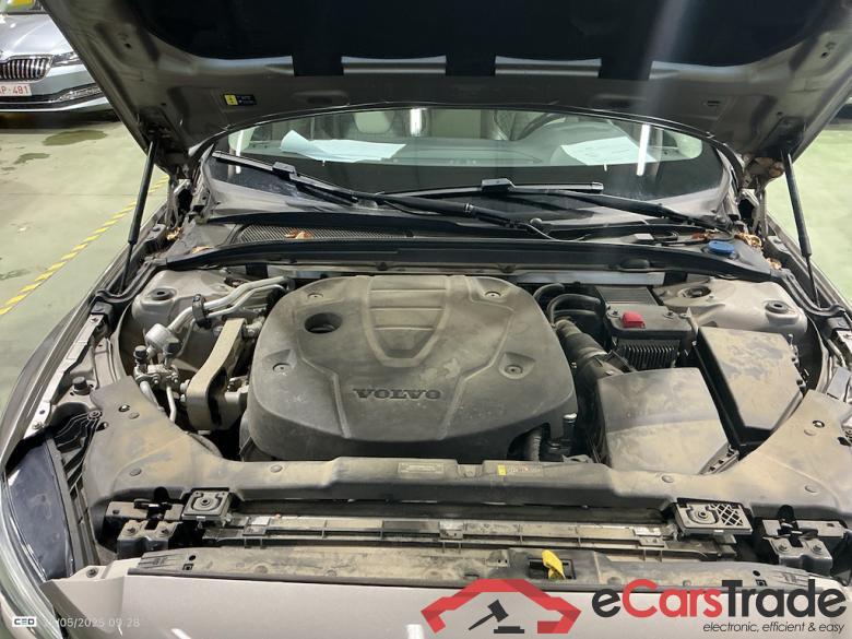 VOLVO V60 DIESEL - 2018 2.0 D3 Momentum (EU6d-TEMP) STOCK #6