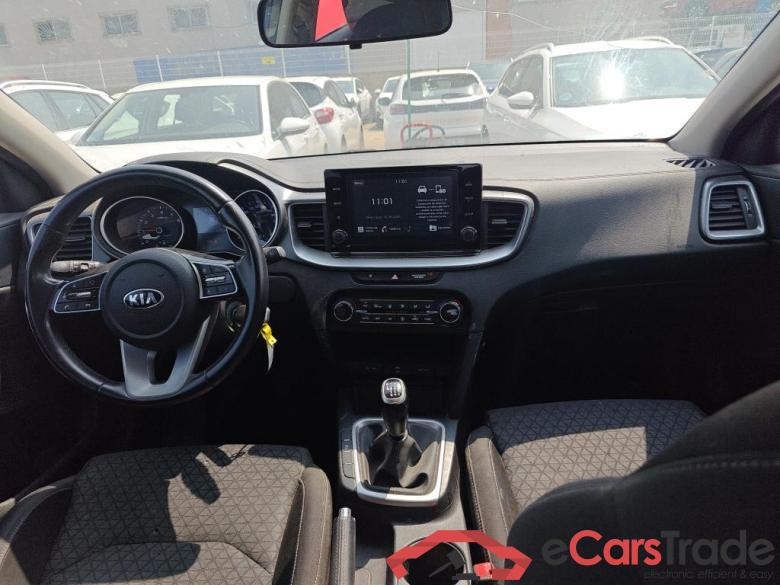 Kia 1.0 T-GDi Drive 88kW (120CV) KIA XCeed / 2019 / 5P / todoterreno 1.0 T-GDi Drive 88kW (120CV) #3