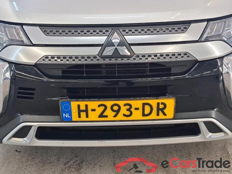 Mitsubishi Outlander '15 Mitsubishi Outlander 2.0 CVT ClearTec Limited 2WD 5d #5