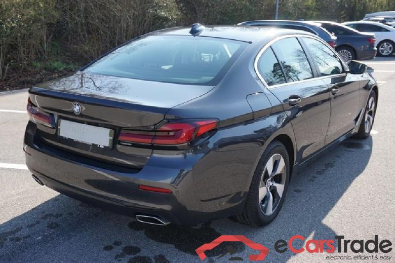 BMW 5-Serie ´16 Baureihe 5 Lim. 520 d xDrive 2.0 140KW E6d #2