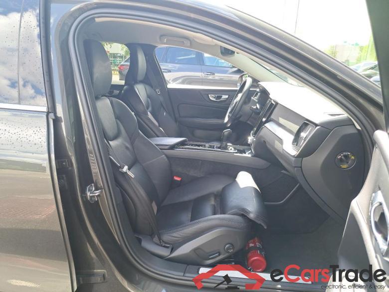 VOLVO - VOL V60 D3 150PK Momentum Pro & Business Pro & IntelliSafe Surround & Park Assit With Camera #3