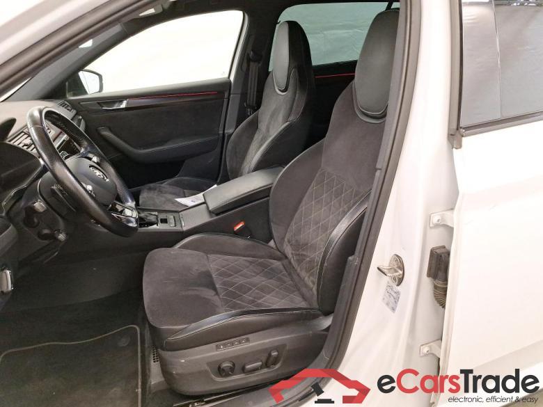 SKODA SUPERB COMBI DIESEL - 2019 2.0 CR TDi Sportline DSG #5