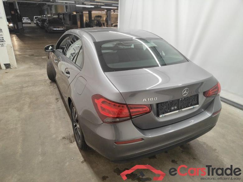 Mercedes-Benz A-Klasse Limousine A 180 Business Solution Aut. 4d #4