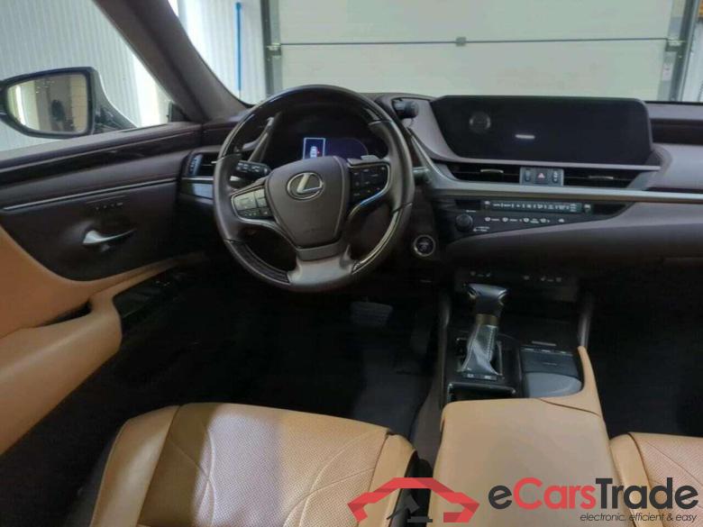 Lexus ES 300h Luxury Line #3