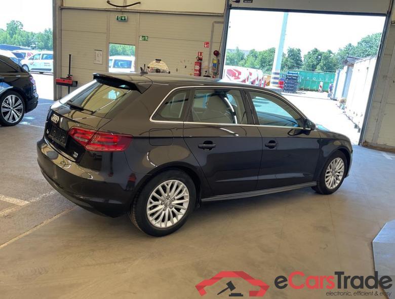 AUDI A3 Sportback Audi A3 Sportback Attraction 1.6 TDI ultra  81(110) kW(ch) 6 vitesses #2