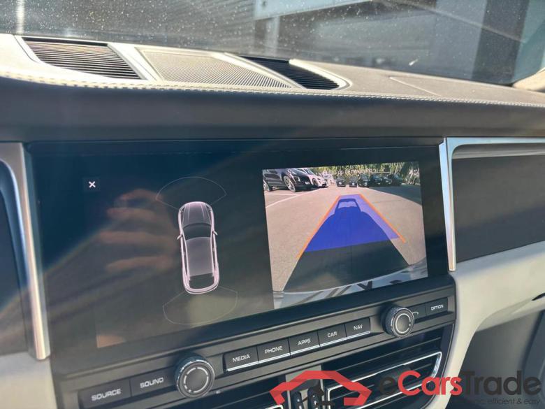 PORSCHE Macan Macan #3