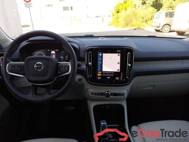 Volvo 218 VOLVO XC40 / 2017 / 5P / SUV T5 PLUG-IN HYBRID AUTO RECHARGE INSCR. #3