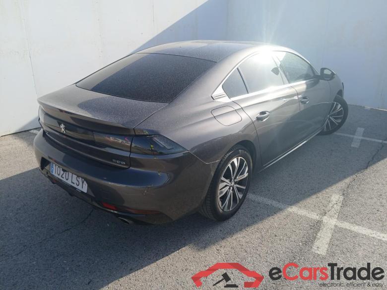 Peugeot 5P Allure PureTech 180 S&S EAT8 PEUGEOT 508 / 2018 / 5P / berlina con portón 5P Allure PureTech 180 S&S EAT8 #2