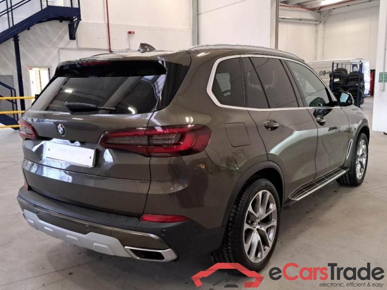 BMW 14 BMW X5 / 2018 / 5P / SUV XDRIVE 25D XLINE AUTOM. #2