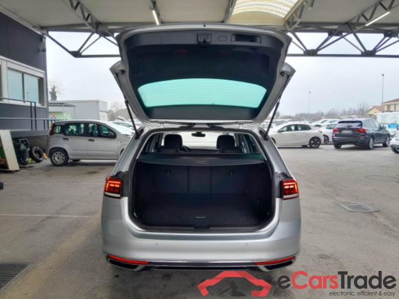 Volkswagen 20 VOLKSWAGEN PASSAT / 2019 / 5P / STATION WAGON VAR. 2.0TDI SCR 140KW 4MOT EXECUTIVE DSG #5