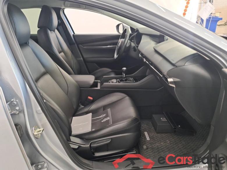 Mazda mazda_3 Sedan '19 Mazda 3 E-SKYACTIV-X 186 Luxury 4d #3