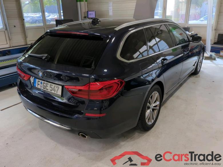BMW 5-Serie Touring ´16 Baureihe 5 Touring 520 d xDrive Luxury Line 2.0 140KW E6dT #2