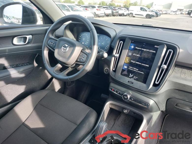 Volvo 1.5 T2 Momentum Core Auto VOLVO XC40 / 2017 / 5P / todoterreno 1.5 T2 Momentum Core Auto #3