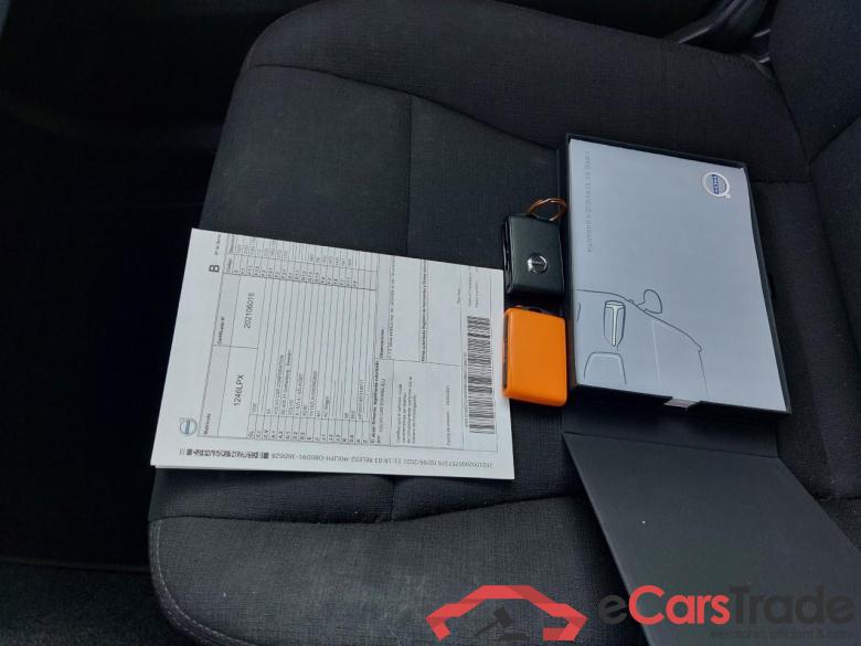 Volvo 1.5 T2 Momentum Core Auto VOLVO XC40 / 2017 / 5P / todoterreno 1.5 T2 Momentum Core Auto #5