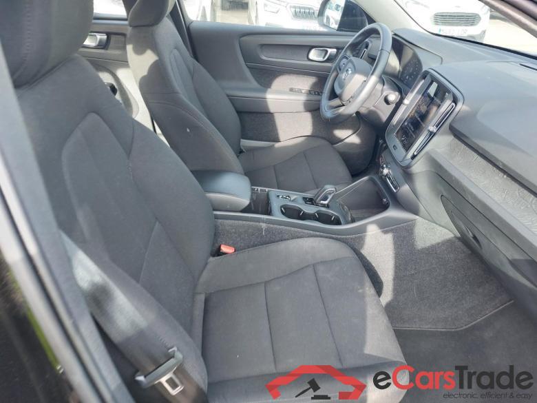 Volvo 1.5 T2 Momentum Core Auto VOLVO XC40 / 2017 / 5P / todoterreno 1.5 T2 Momentum Core Auto #6
