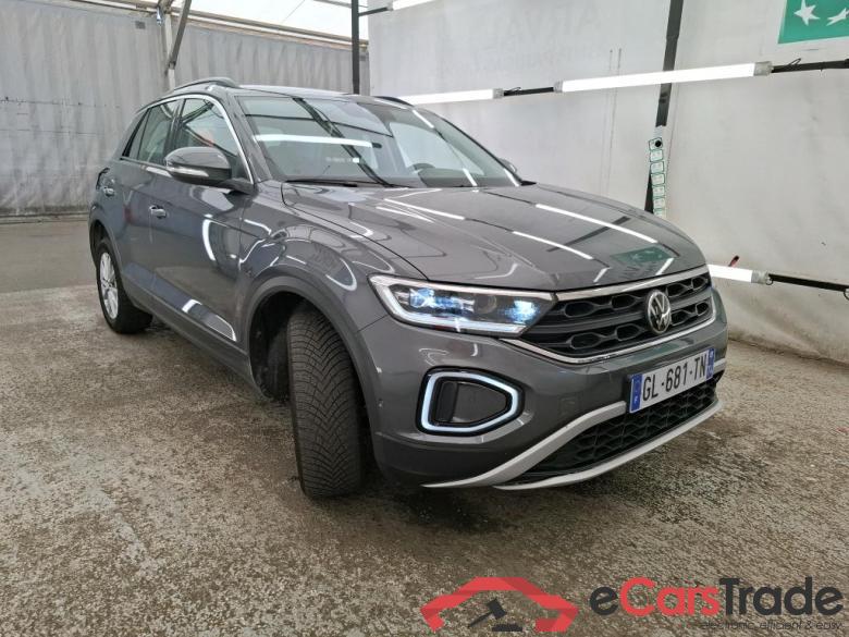 Volkswagen  VOLKSWAGEN T-Roc / 2021 / 5P / SUV 1.5 TSI 150 EVO LIFE DSG7 #4