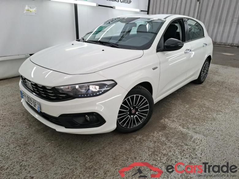 Fiat 1.6 MultiJet 130ch S/S Life FIAT Tipo / 2020 / 5P / Berline 1.6 MultiJet 130ch S/S Life #1