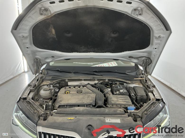 SKODA SUPERB COMBI - 2019 1.5 TSI ACT Style DSG Safety Corporate Plus #6
