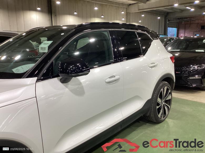 VOLVO XC40 78 KWH P8 AWD RECHARGE R-DESIGN #3