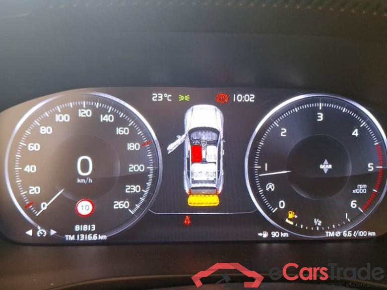 Volvo 175 VOLVO XC40 / 2017 / 5P / SUV D3 MOMENTUM PRO #4