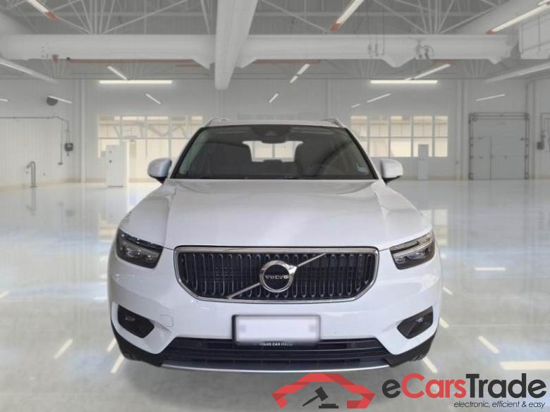 Volvo 175 VOLVO XC40 / 2017 / 5P / SUV D3 MOMENTUM PRO #6