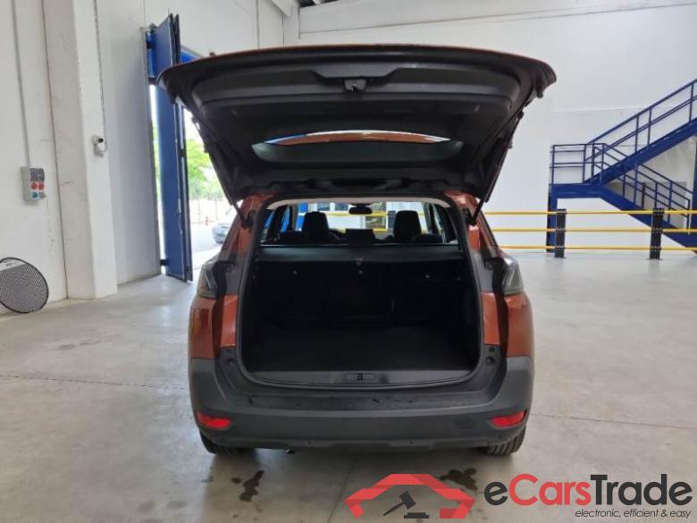 Peugeot 9 PEUGEOT 5008 / 2020 / 5P / SUV BLUEHDI 130 ACTIVE BUSINESS EAT8 S/S AUT #5