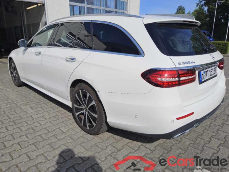 Mercedes-Benz E -Klasse T-Modell (BM 213)(06.2016->) DE - Kb5 E 300 de EU6d, T de AMG Line (EURO 6d), (Facelift) 2020 - 2023 #4