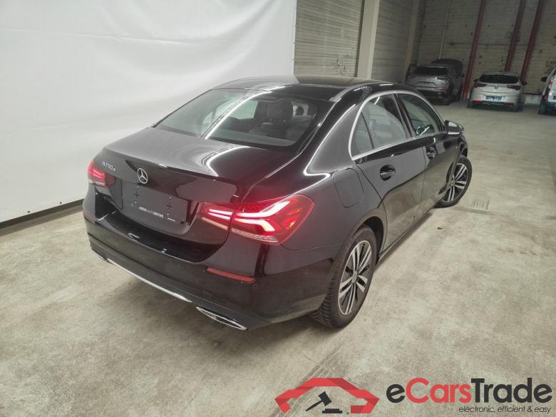 Mercedes-Benz A-Klasse Limousine A 250e Business Solution 4d #5