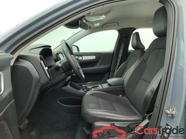VOLVO XC40 1.5 T3 163 Momentum Pro Geartronic (EU6d-T.) 5d #6