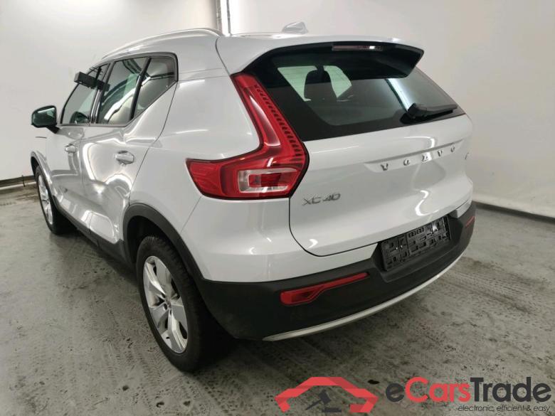 VOLVO XC40 DIESEL 2.0 D3 Momentum Pro Premium Audio Park Assist #3