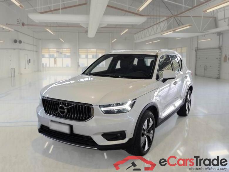 Volvo 228 VOLVO XC40 / 2017 / 5P / SUV T5 PLUG-IN HYBRID AUTO RECH INSCRIP EXPR #1