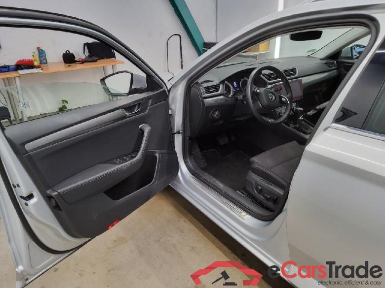 Skoda Superb Wagon ´15 Superb Combi Style 4x4 2.0 TDI 147KW E6d #4