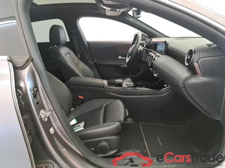 Mercedes-Benz CLA Shooting Brake CLA 200 d DCT 5d #3