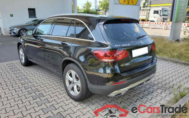 Mercedes-Benz GLC -Klasse (BM 253)(06.2015->) DE - SUV5 GLC 300 de EU6d, de 4Matic (EURO 6d), (Facelift) 2020 - 2022 #4