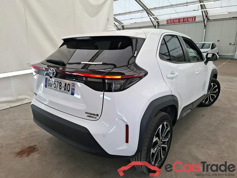 TOYOTA Yaris Cross Hybride / 2021 / 5P / SUV 1.5 HYBRID 116H DESIGN AWD AUTO #3