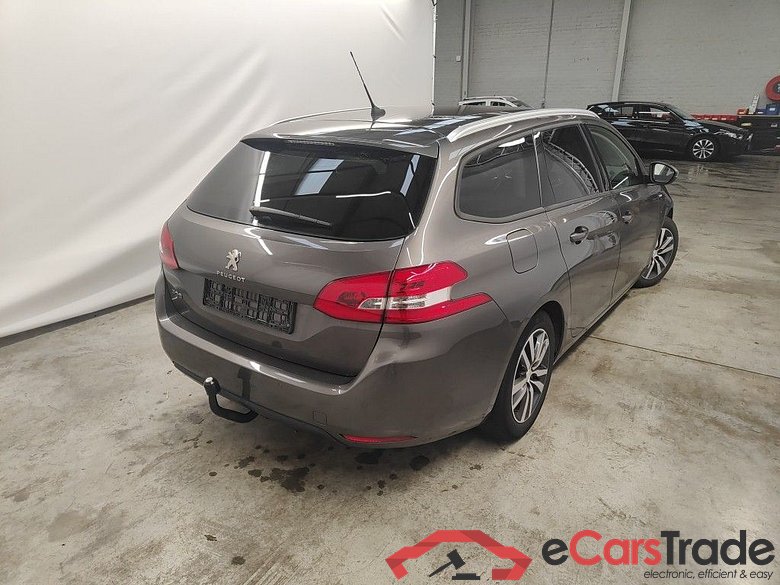 Peugeot 308 SW 1.2 PureTech 110 S&S Style 5d #2