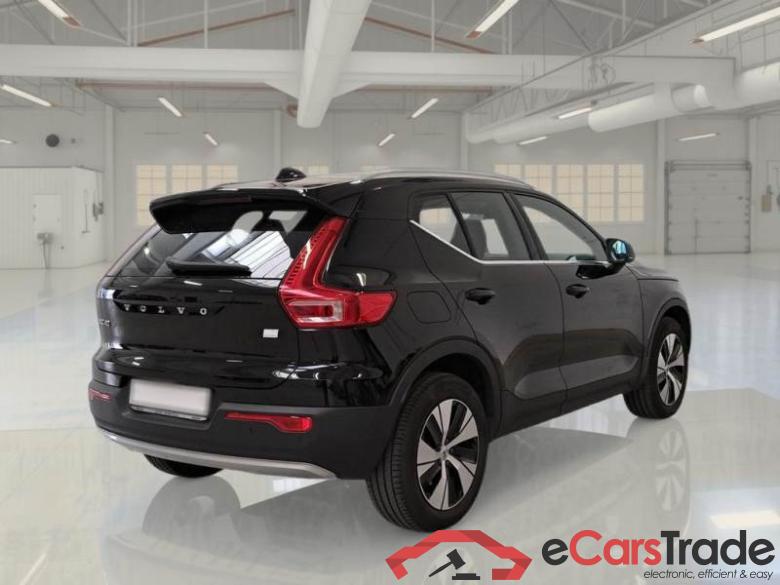 VOLVO XC40 / 2017 / 5P / SUV T4 PLUG-IN HYBRID AUTO RECH INSCRIP EXPR #2