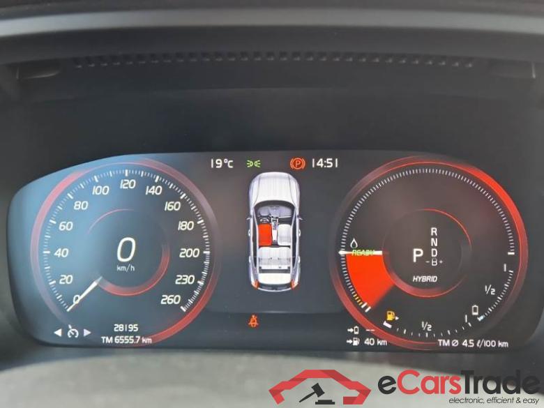 VOLVO XC40 / 2021 / 5P / SUV T5 RECHARGE PLUG-IN AUTO CORE #4
