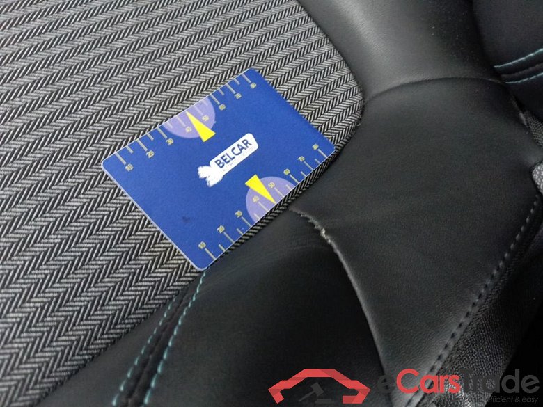 PEUGEOT 3008 DIESEL - 2021 1.5 BlueHDi 130 Allure 5d Auto #4