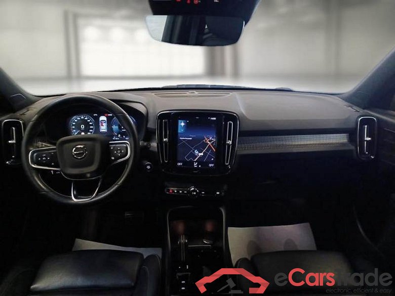 VOLVO XC40 / 2017 / 5P / SUV T5 PLUG-IN HYBRID AUTO RECHARGE R-DESIGN #3