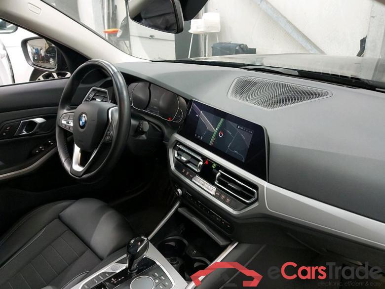 BMW - BMW 3 TOURING 320dA xDrive 163PK Advantage With Sport Seats & PDC Front & Rear & Towing Trailer Hook #3