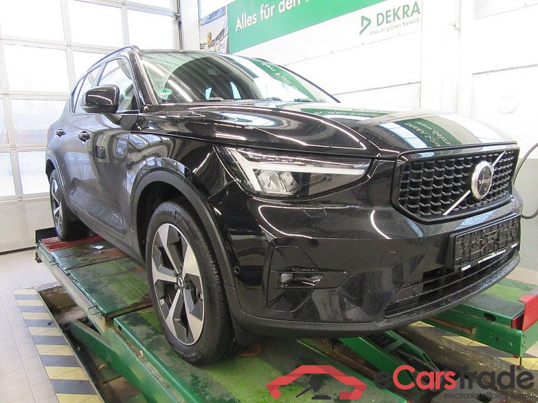 Volvo XC40 (2017->) DE - SUV5 B4 2WD EU6d, Plus Dark (EURO 6d), (Facelift) 2022 - 2024 #2
