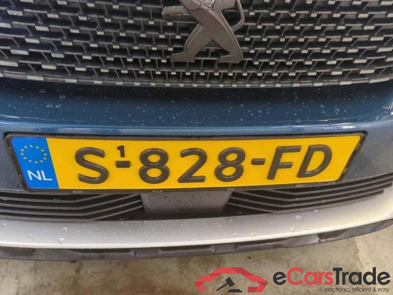PEUGEOT 5008 1.2 PureT. GT #4