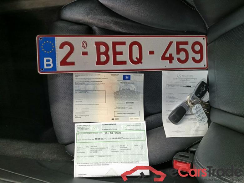 Mercedes-Benz GLC Coupé GLC 300 e 4MATIC 5d #4